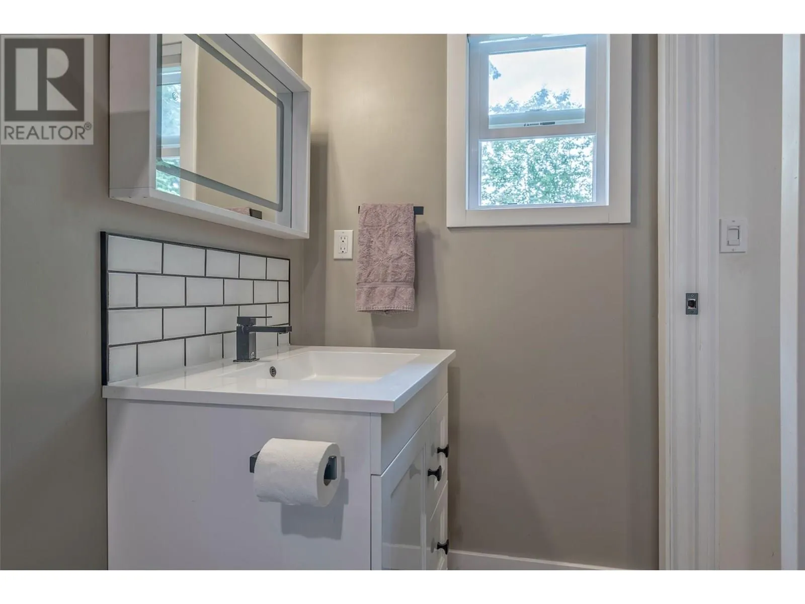 3286 Upper McLeod Road