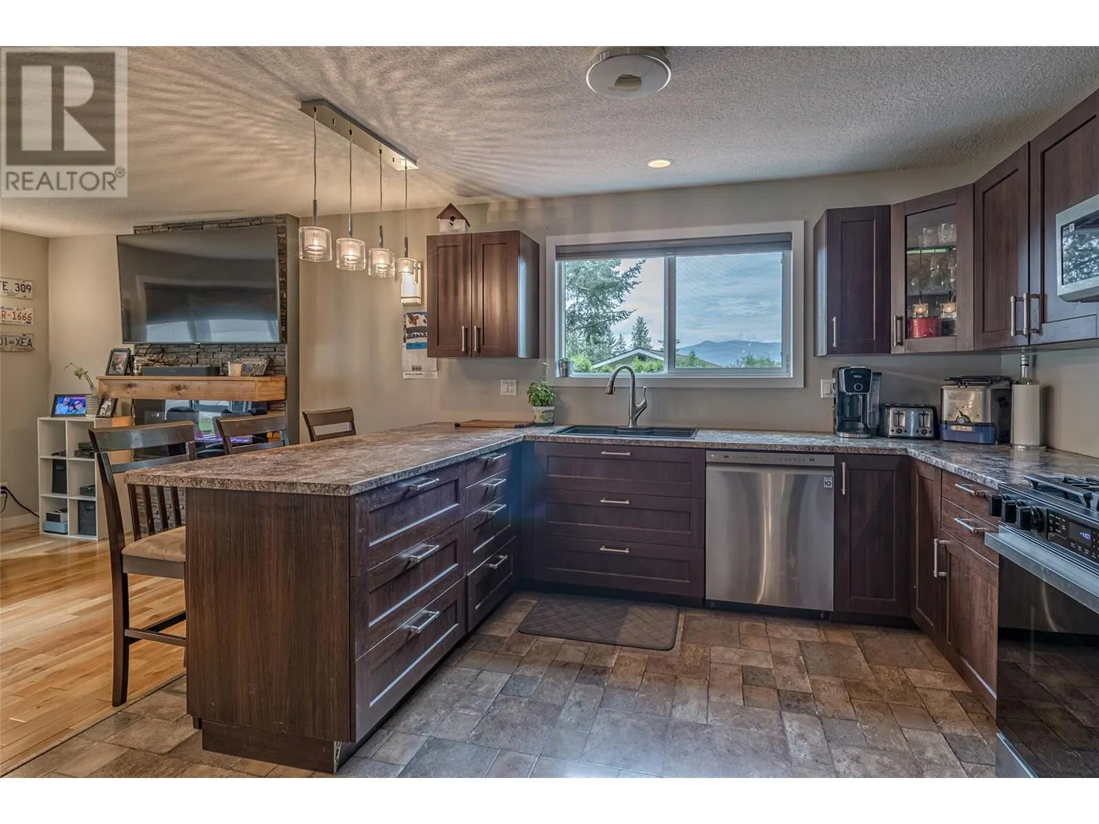 3286 Upper McLeod Road