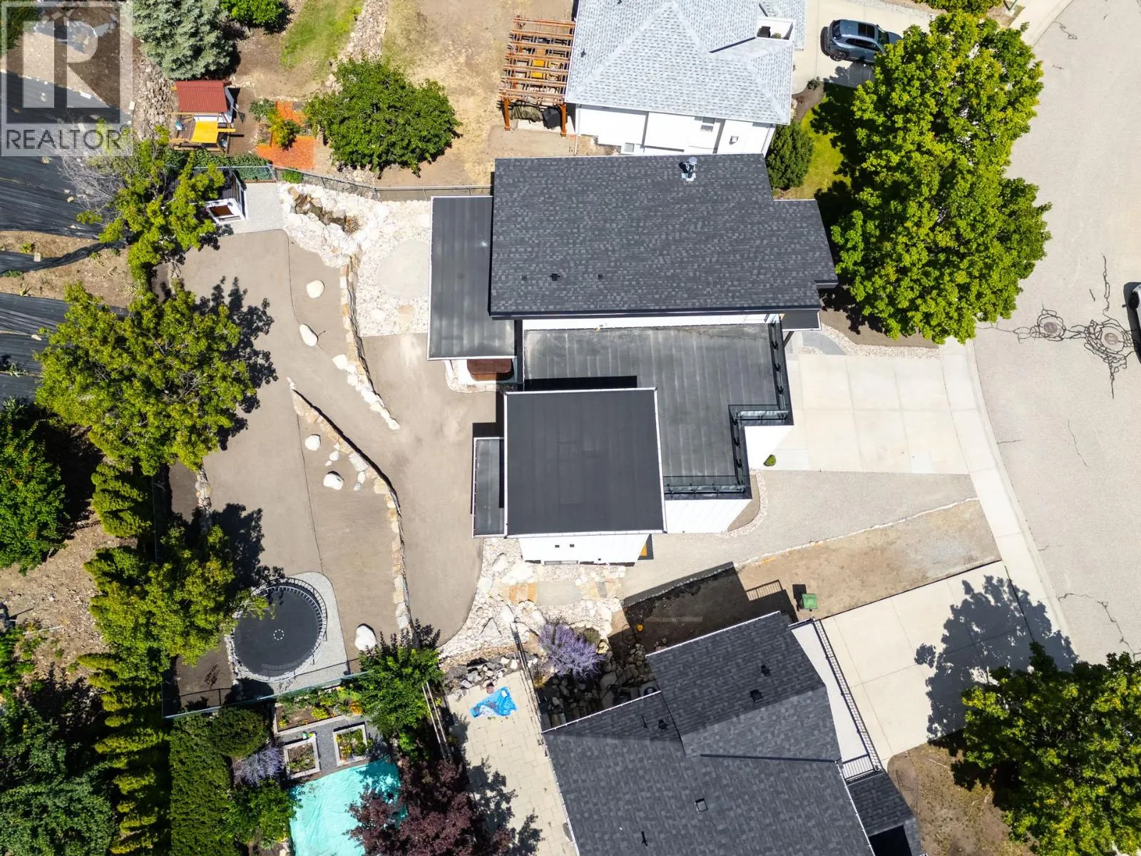 2255 Shannon Woods Crescent