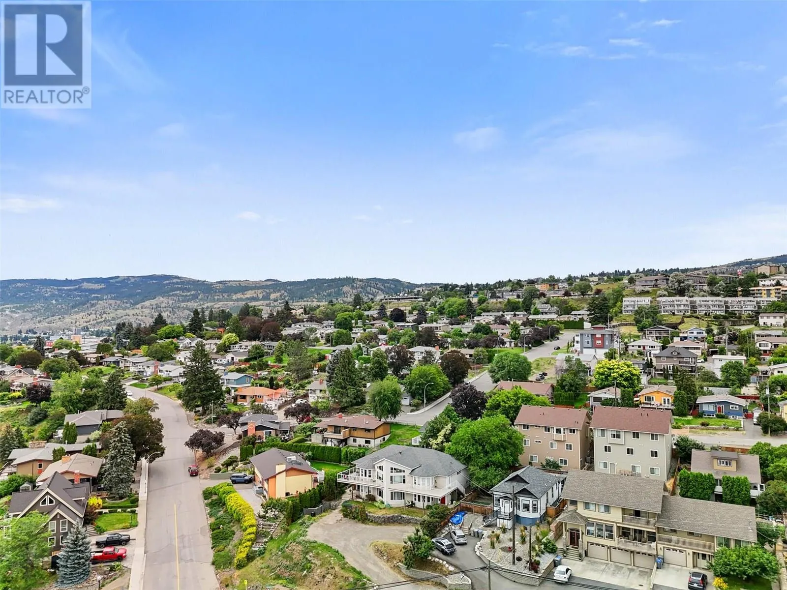 607 LOMBARD Street
