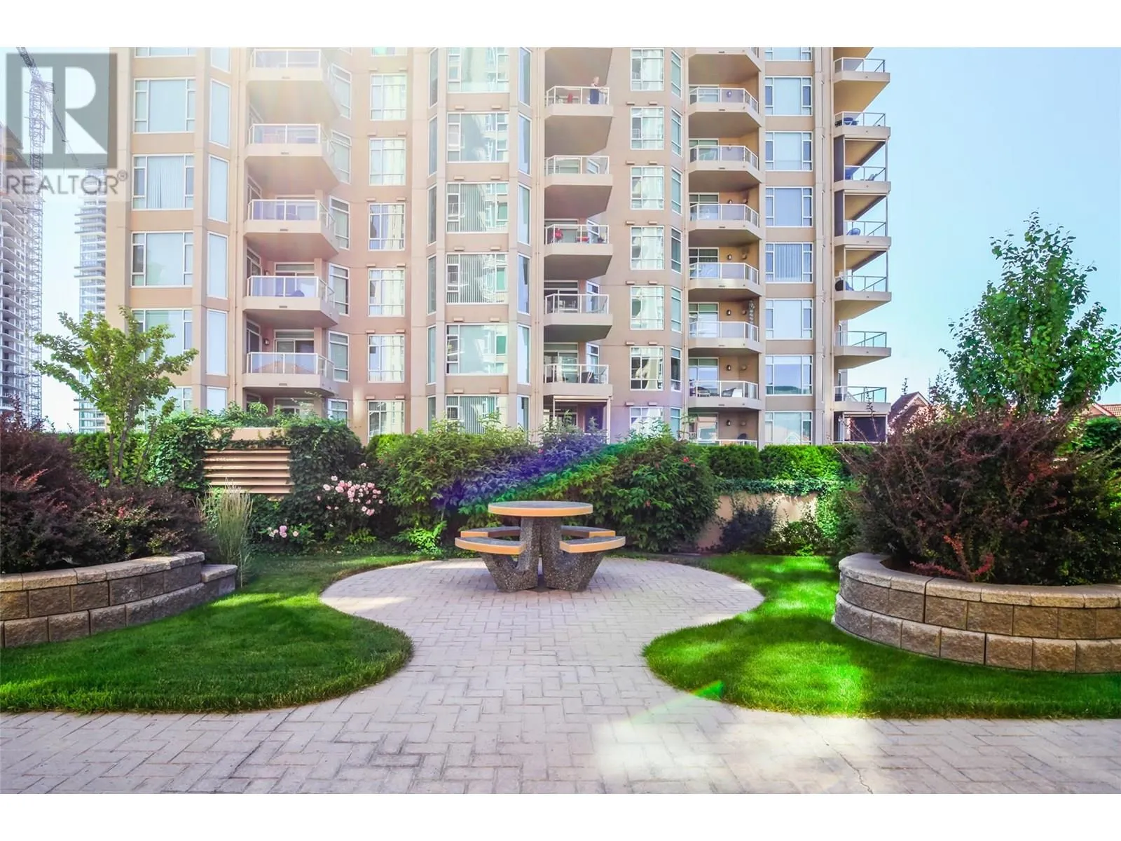 1128 Sunset Drive Unit# 407