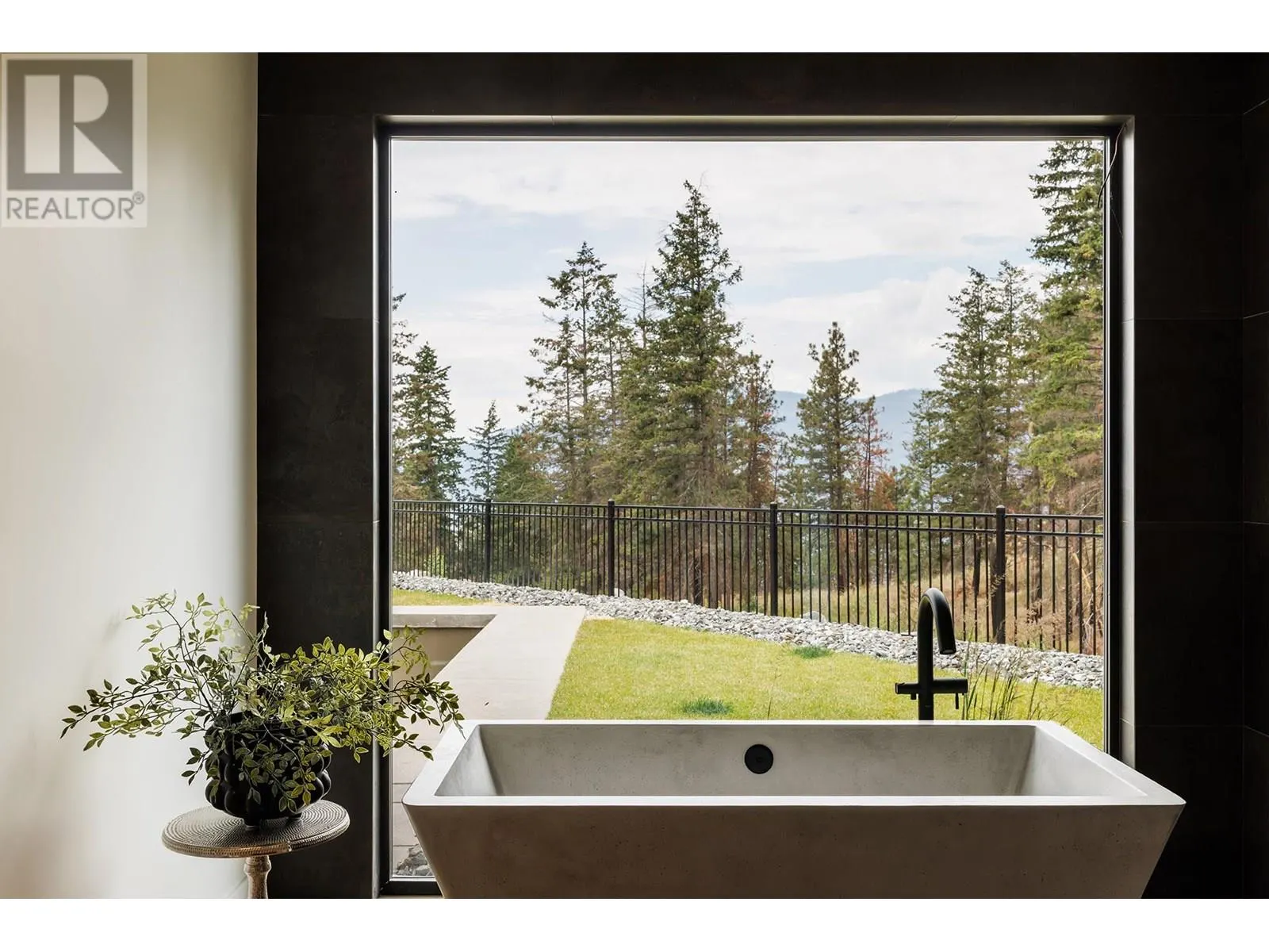 10248 Beacon Hill Drive