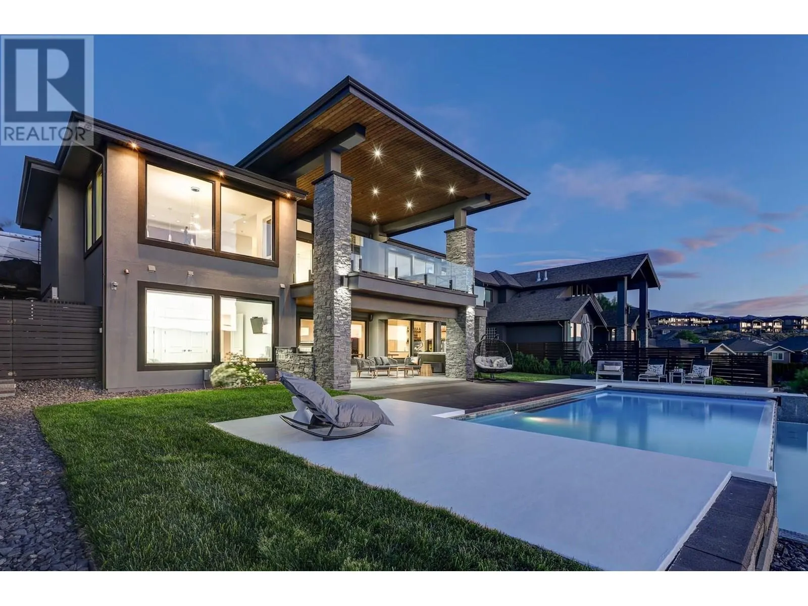 858 Clarance Avenue