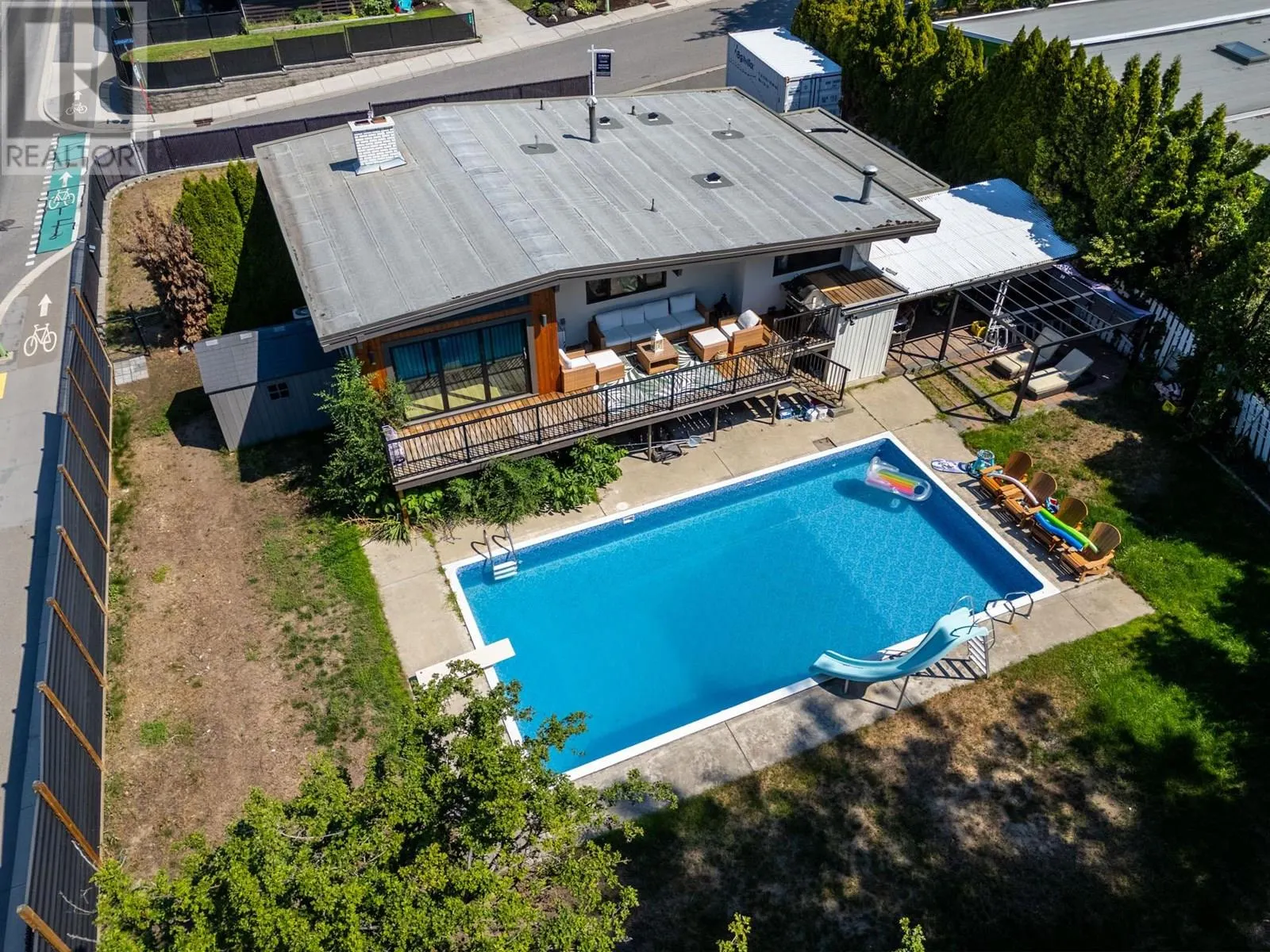 1511 Lambert Avenue