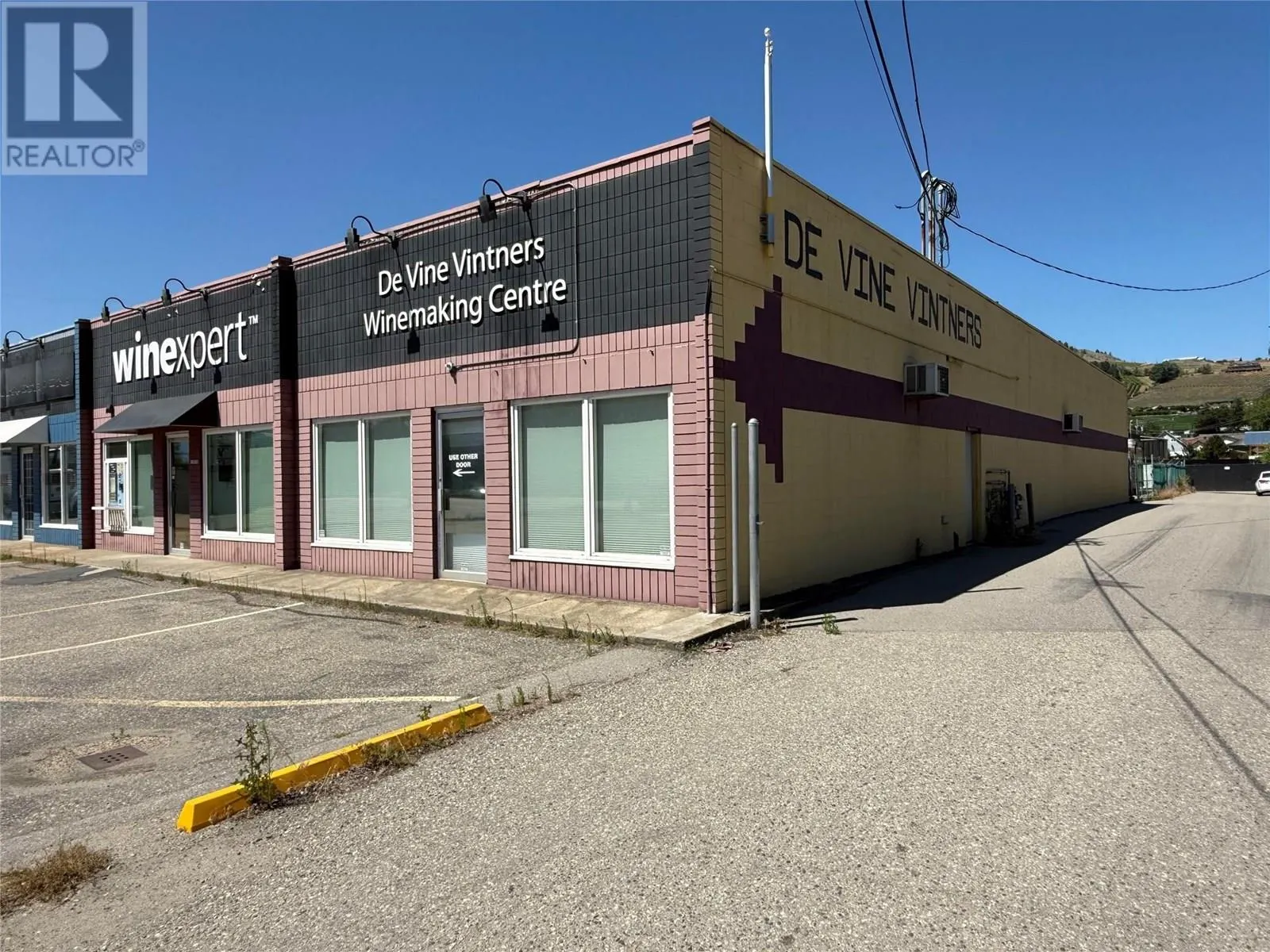 4313 25 Avenue Unit# 2A & 3A