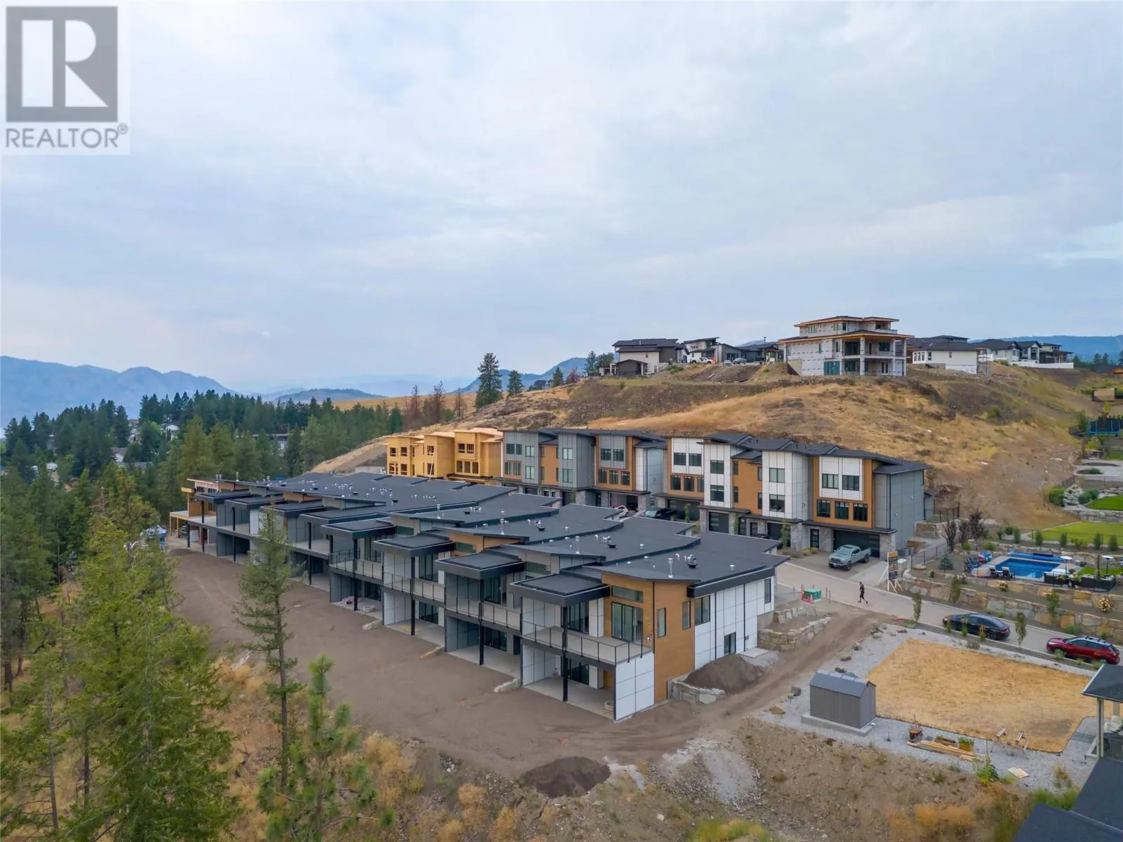 2835 Canyon Crest Drive Unit# 17