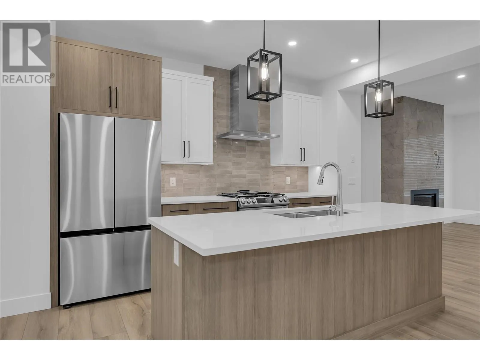 2835 Canyon Crest Drive Unit# 17