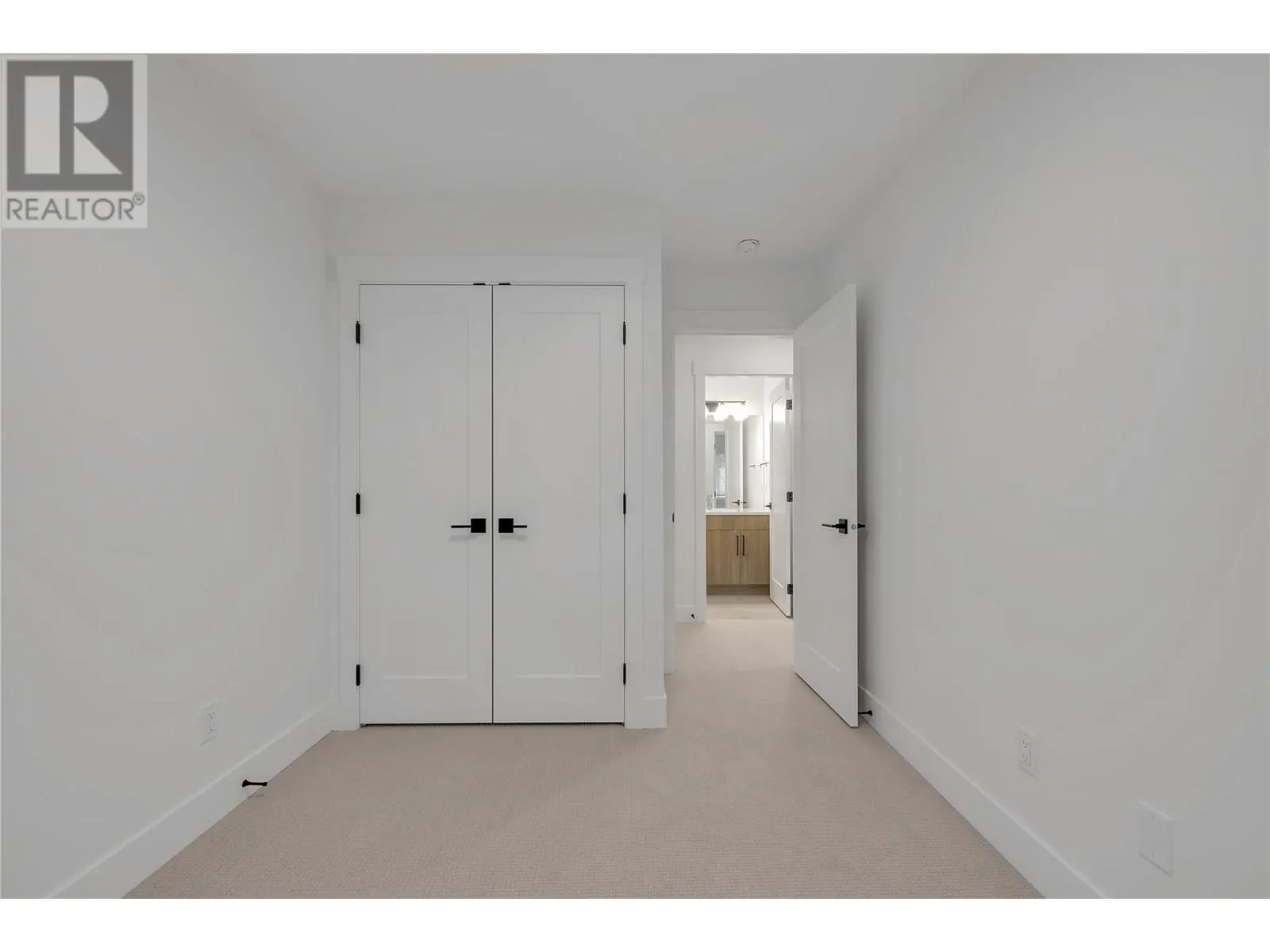 2835 Canyon Crest Drive Unit# 17