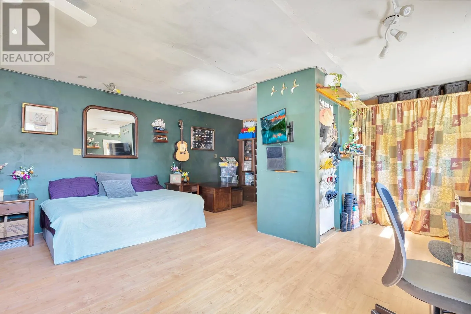 431 Valley Road