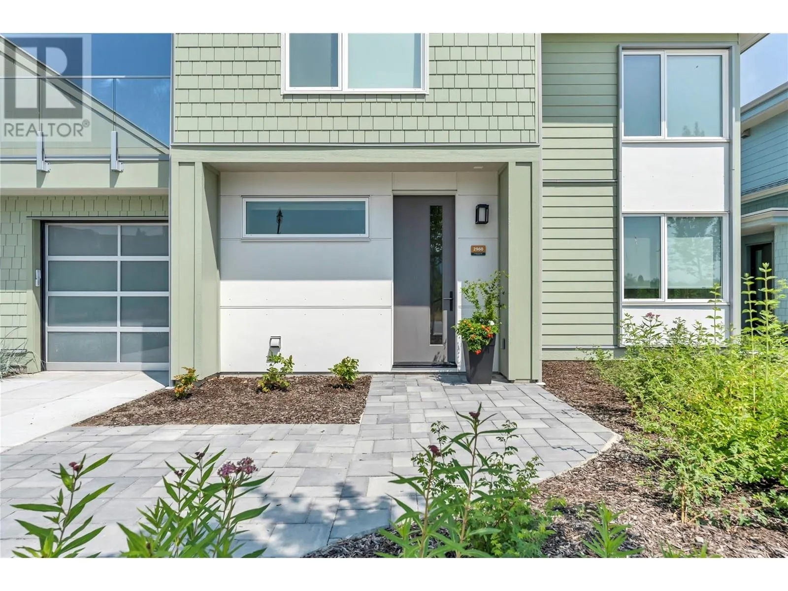 2960 LANDRY Crescent