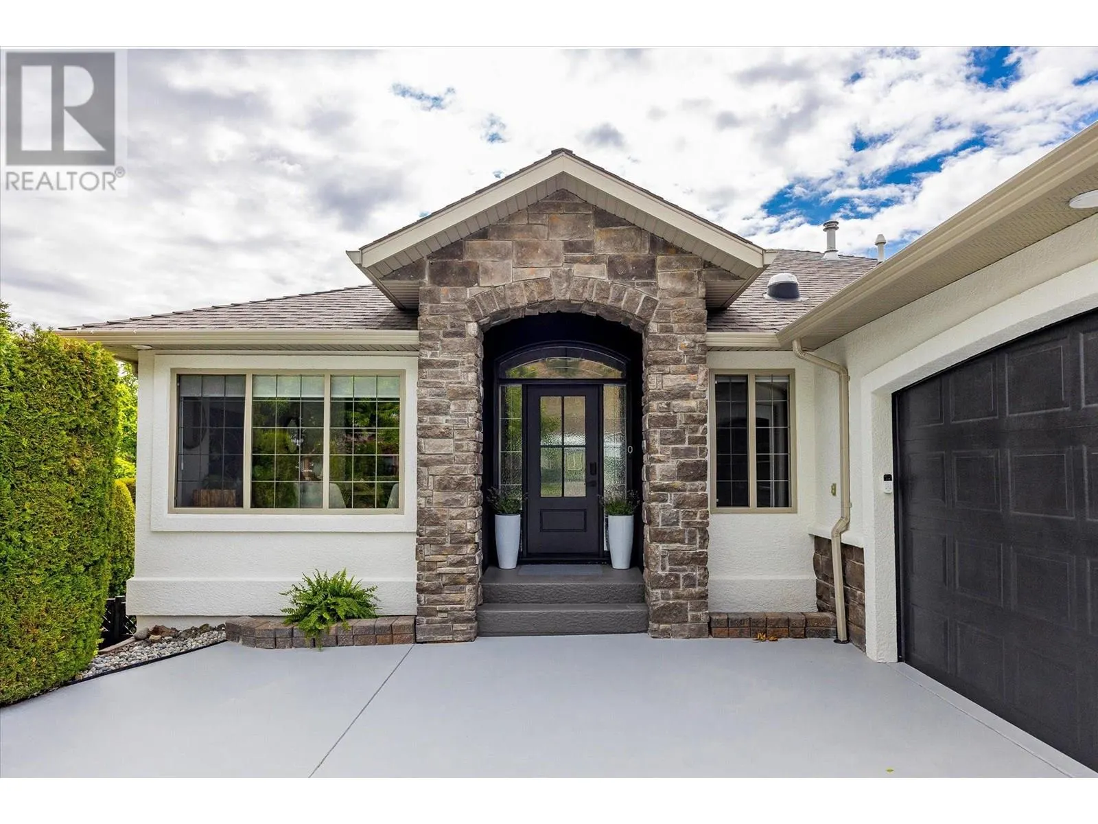 843 Westview Way