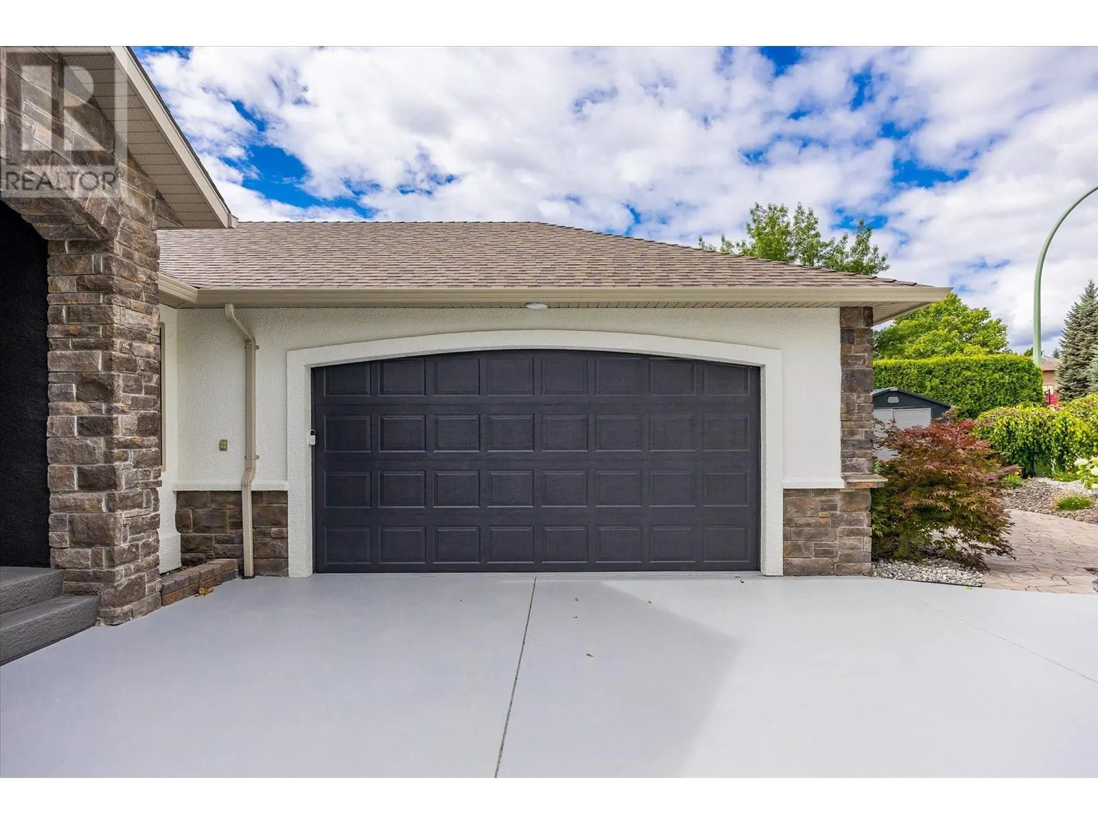 843 Westview Way