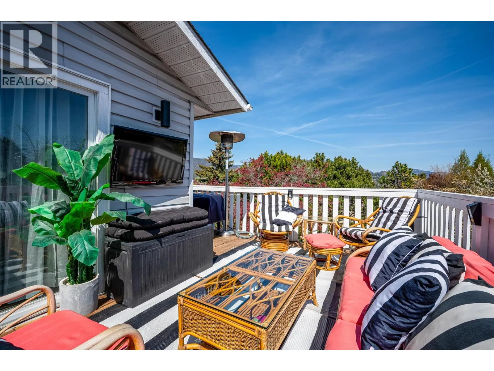 1141 Lynden Road