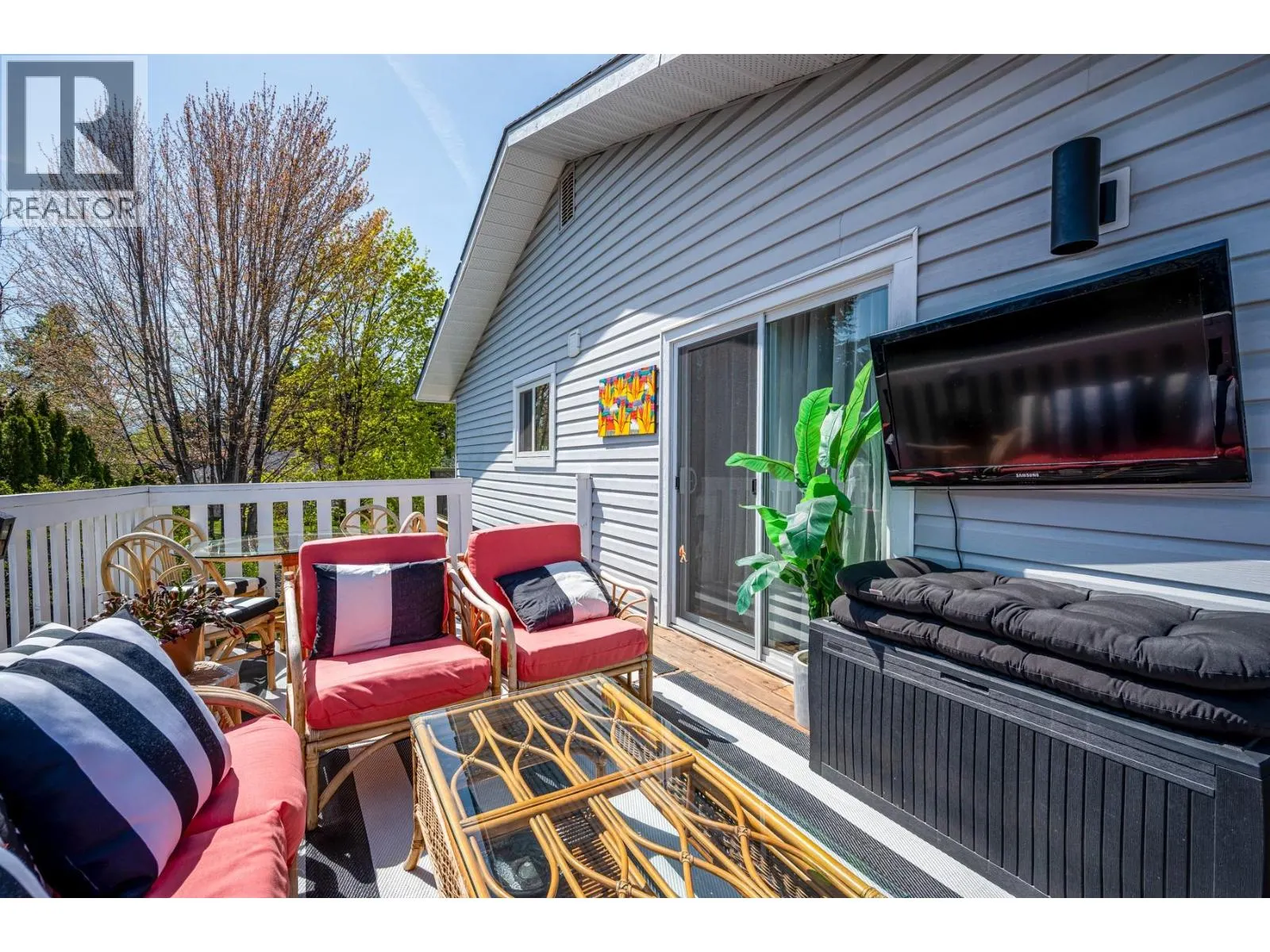 1141 Lynden Road