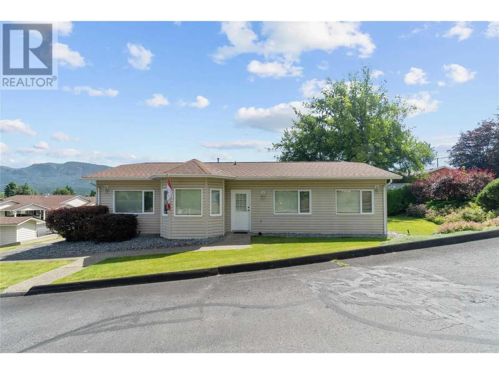 153 Salmon Arm Drive Unit# 11