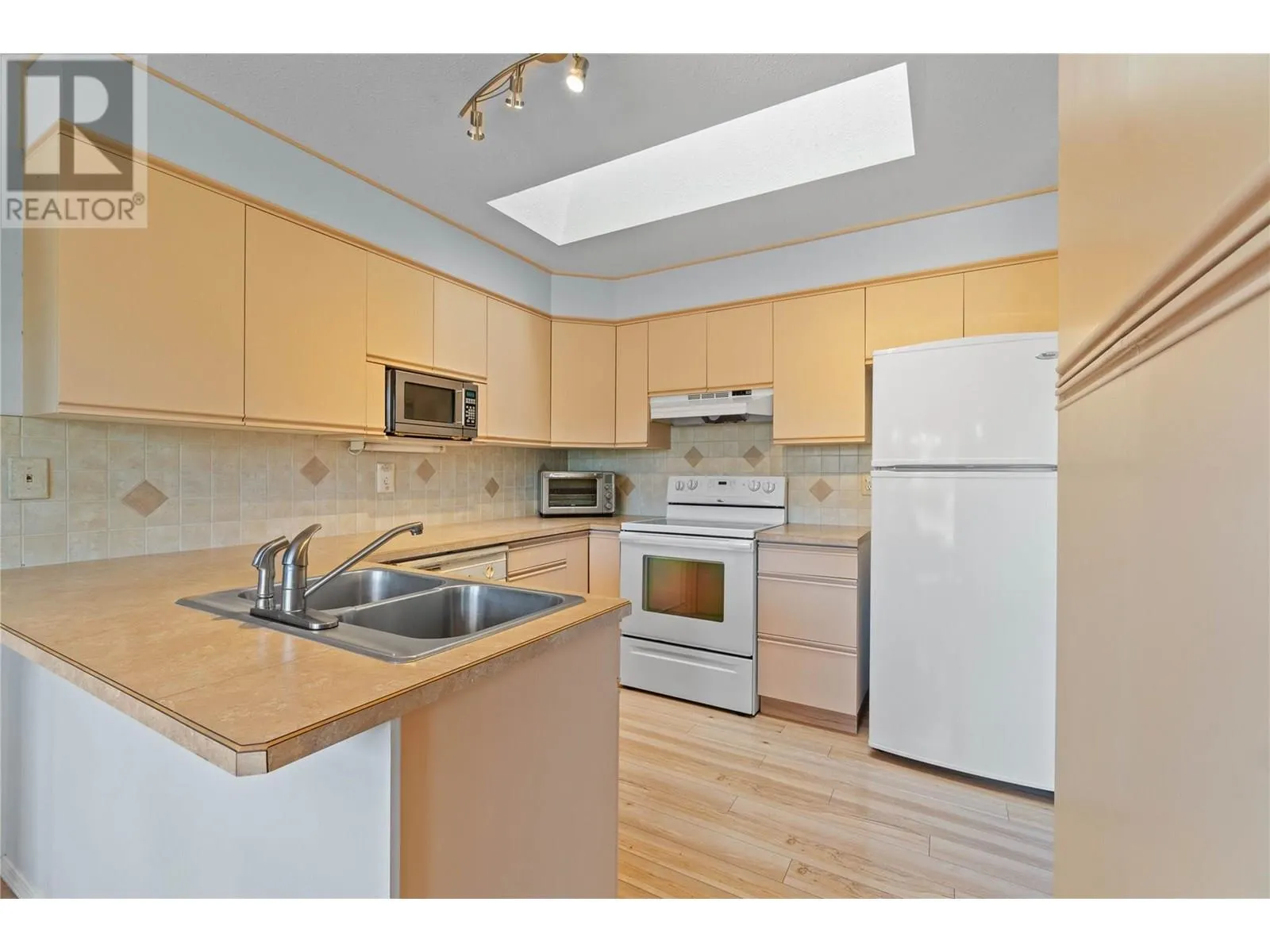 153 Salmon Arm Drive Unit# 11
