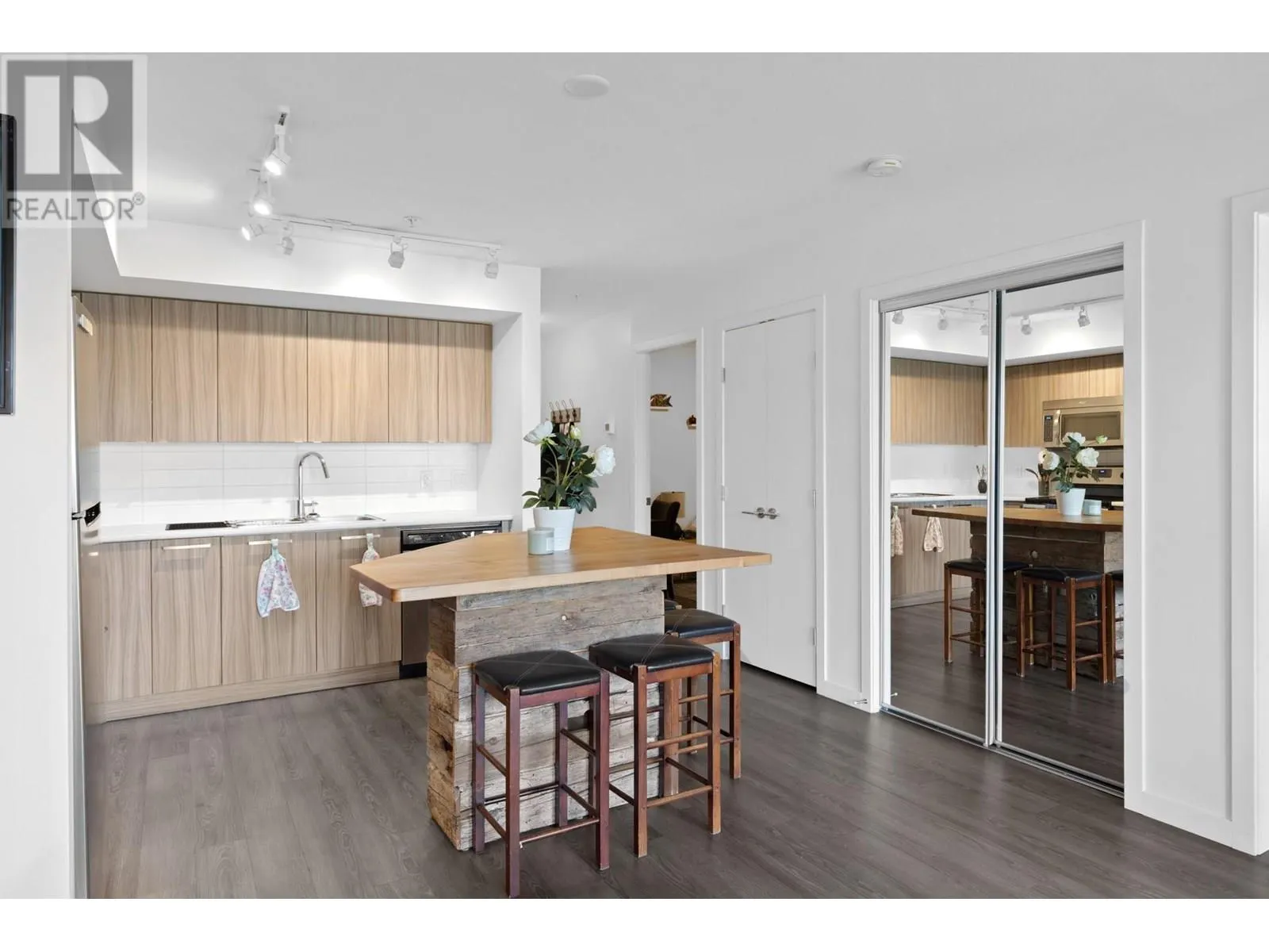 881 Academy Way Unit# 103
