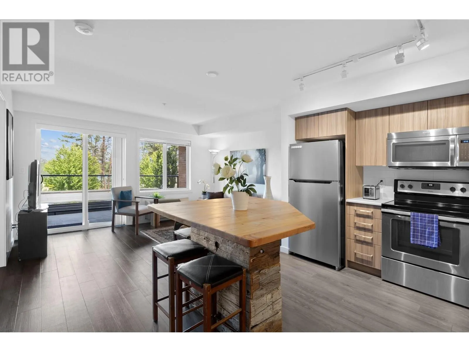 881 Academy Way Unit# 103