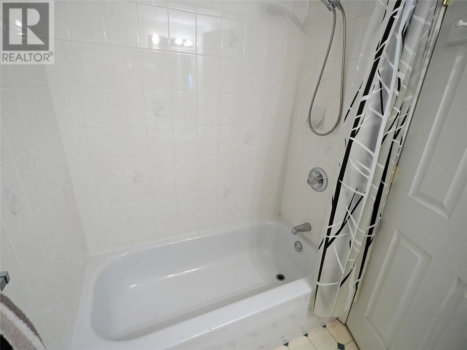 7375 Porcupine Road Unit# 102
