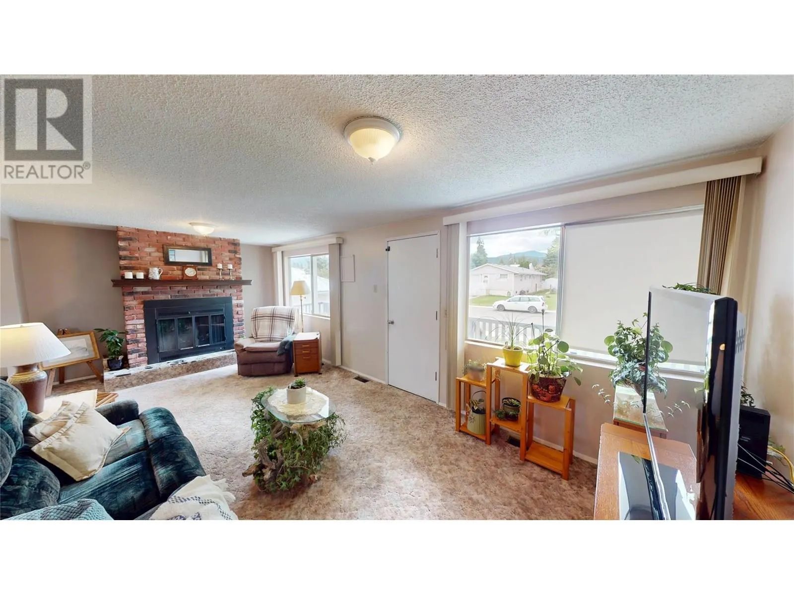 306 6th Street S