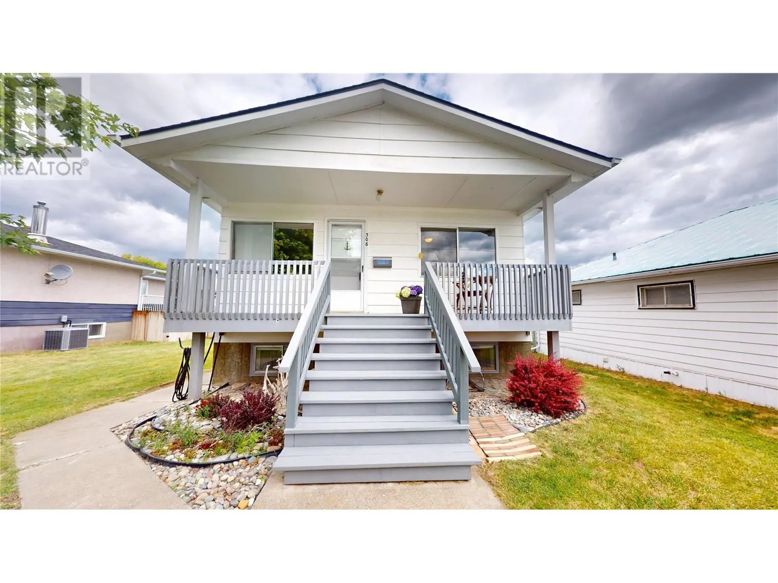 306 6th Street S