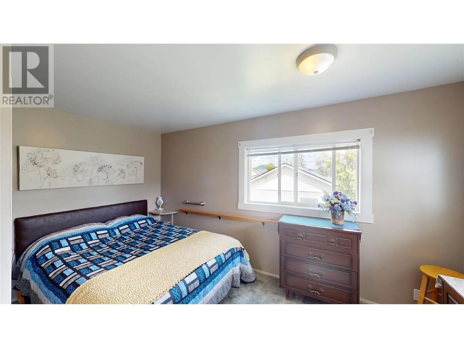 306 6th Street S