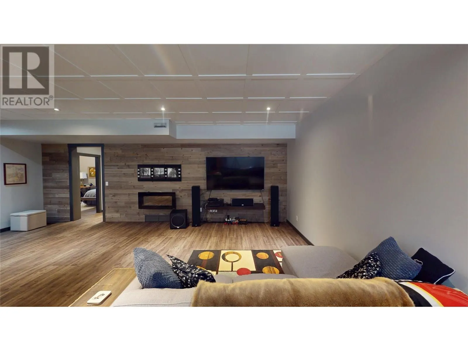 117 River Drive
