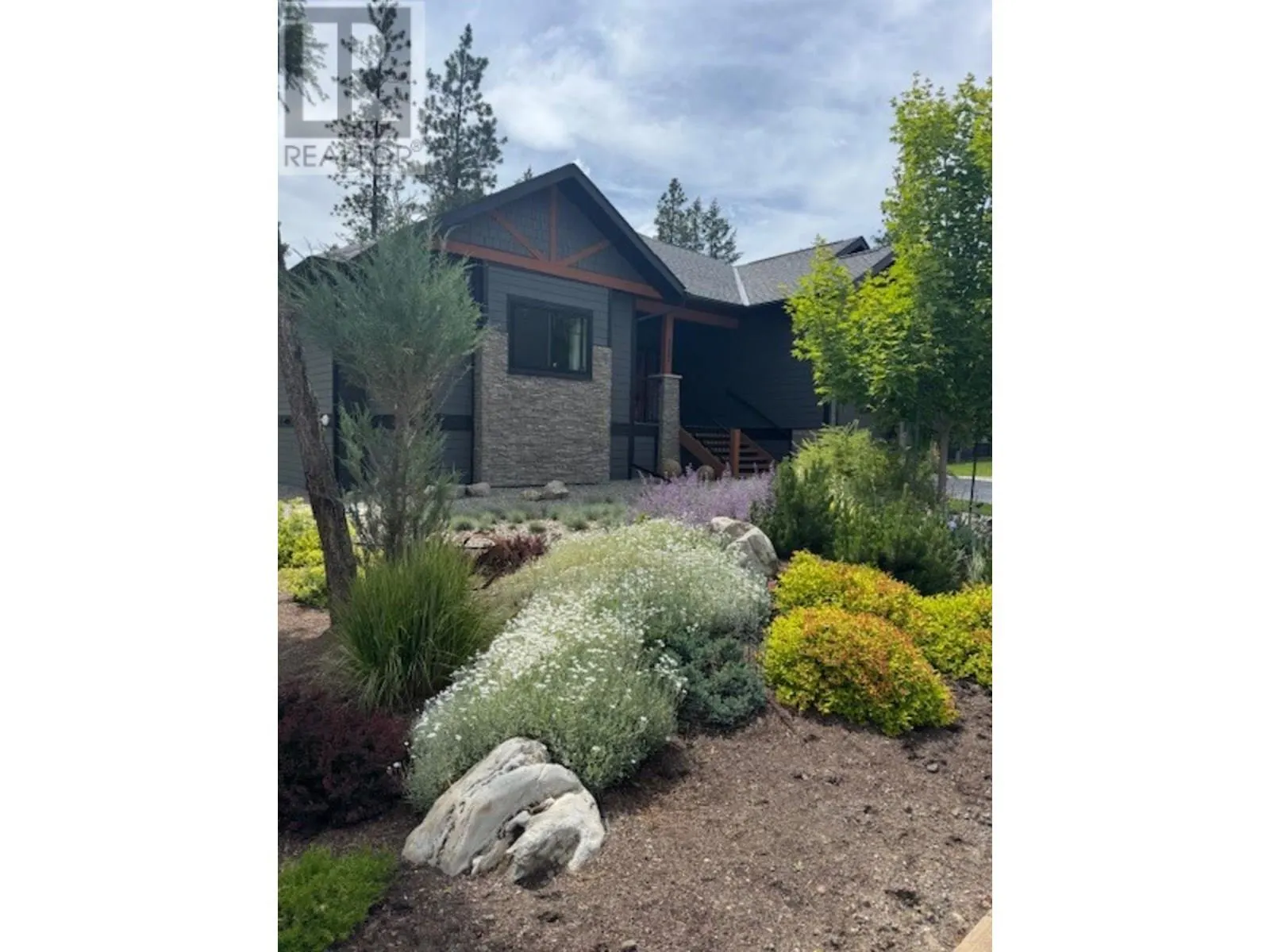 117 River Drive