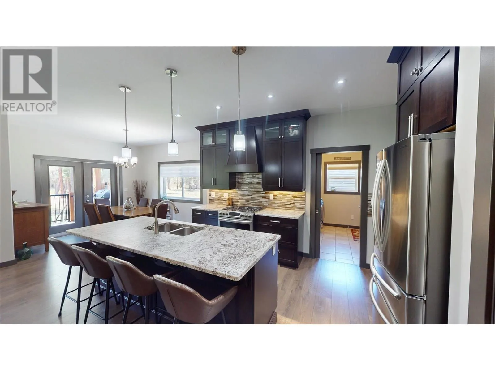 117 River Drive