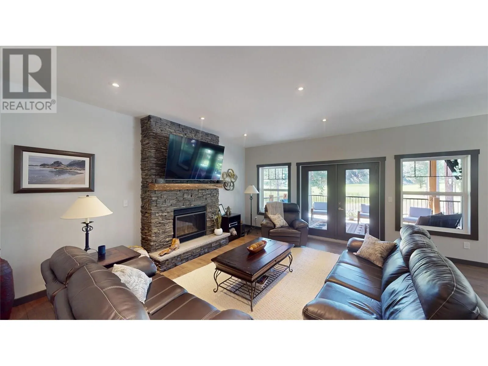 117 River Drive