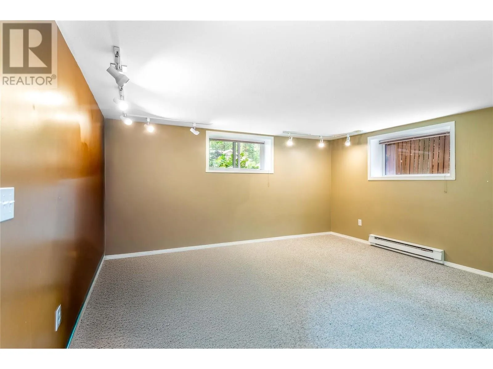 824 Raymer Road