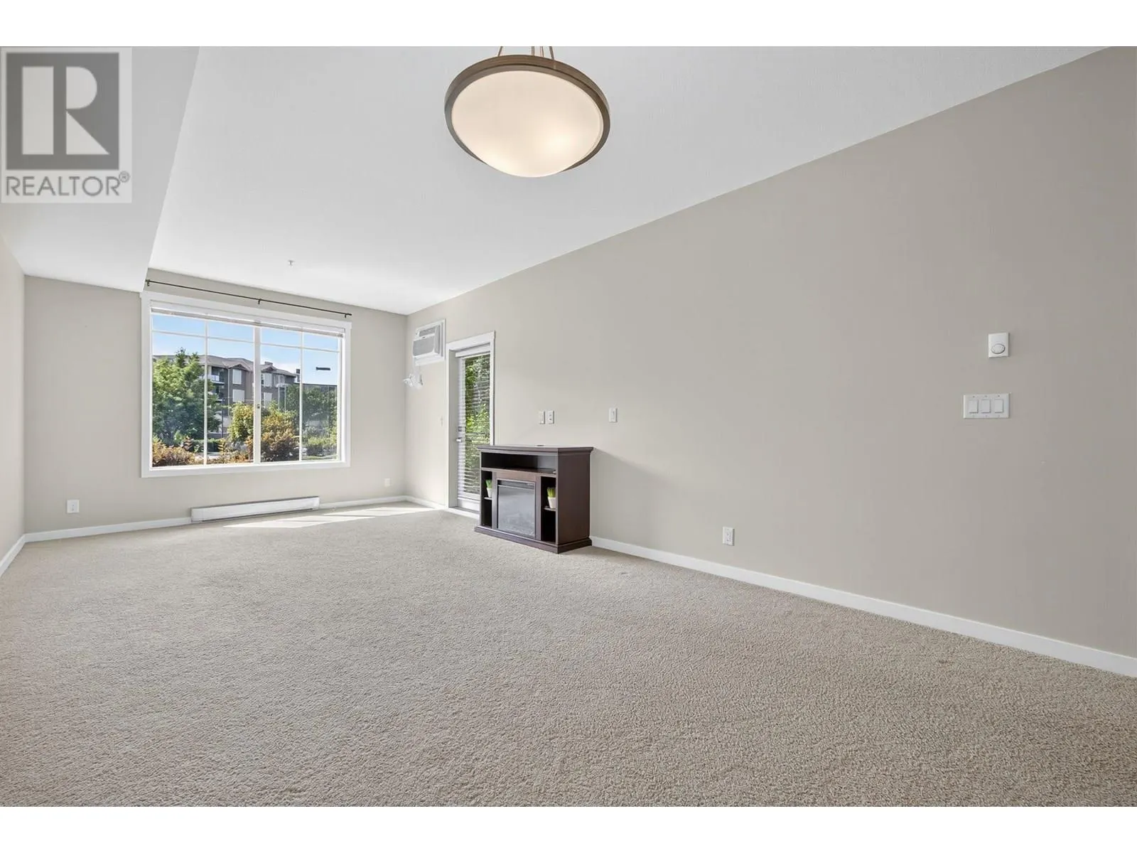 3733 Casorso Road Unit# 117