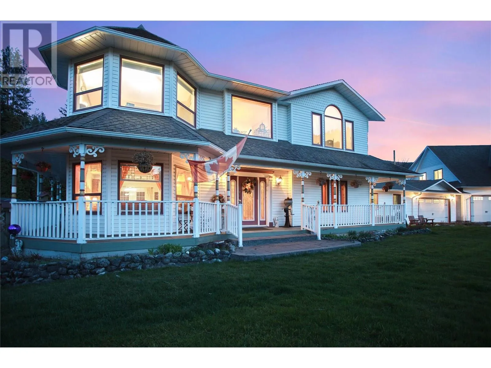 6655 Cosens Bay Road