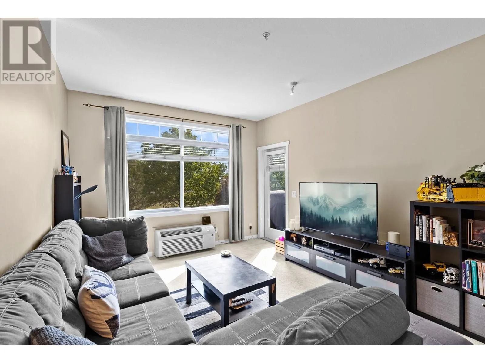 1350 Ridgeway Drive Unit# 209