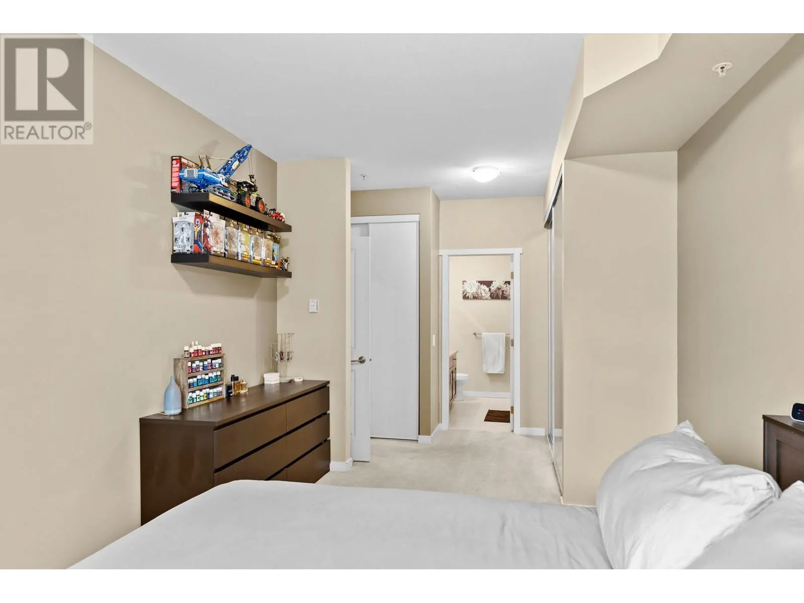 1350 Ridgeway Drive Unit# 209