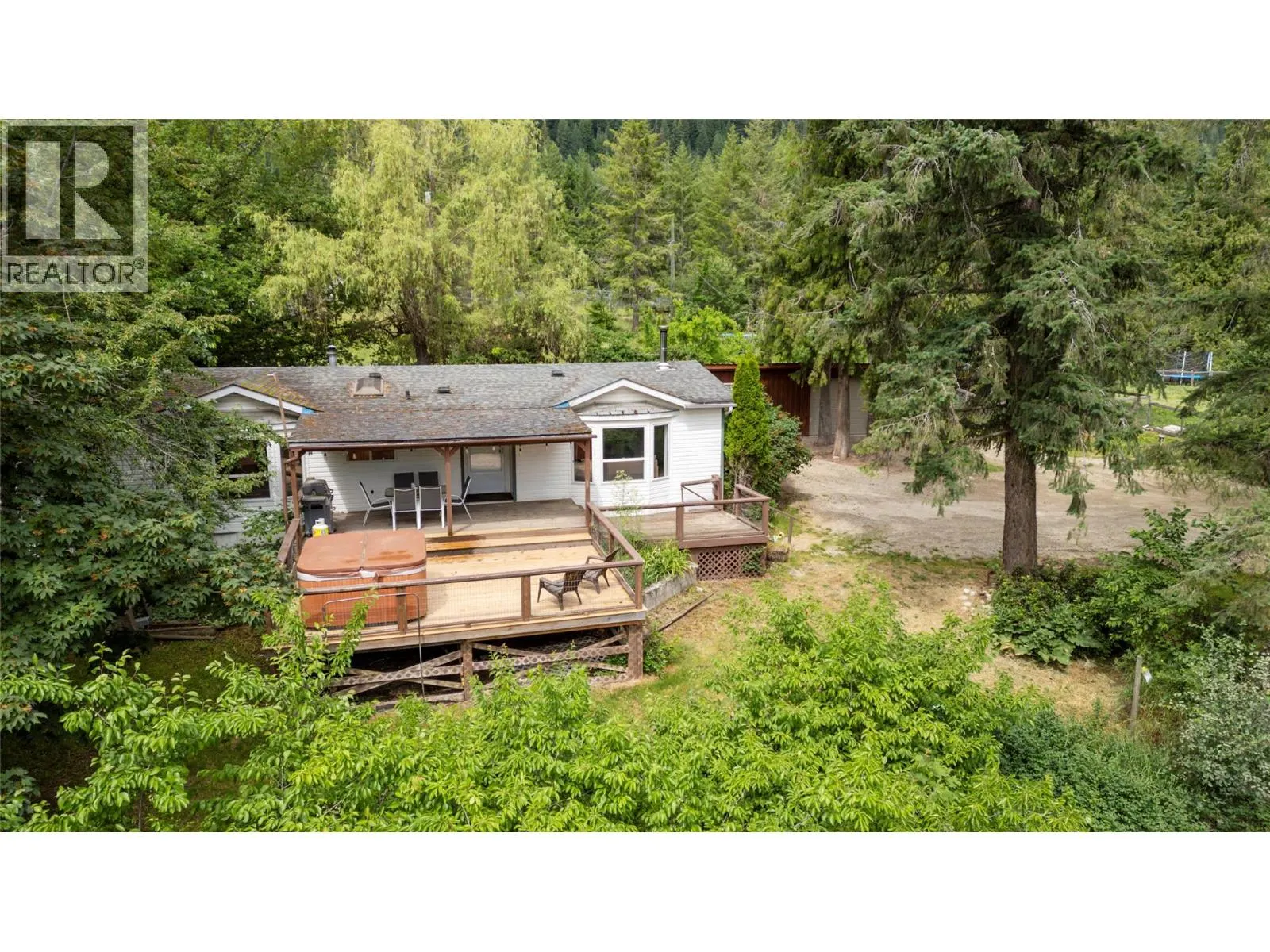 9866 Old Spallumcheen Road
