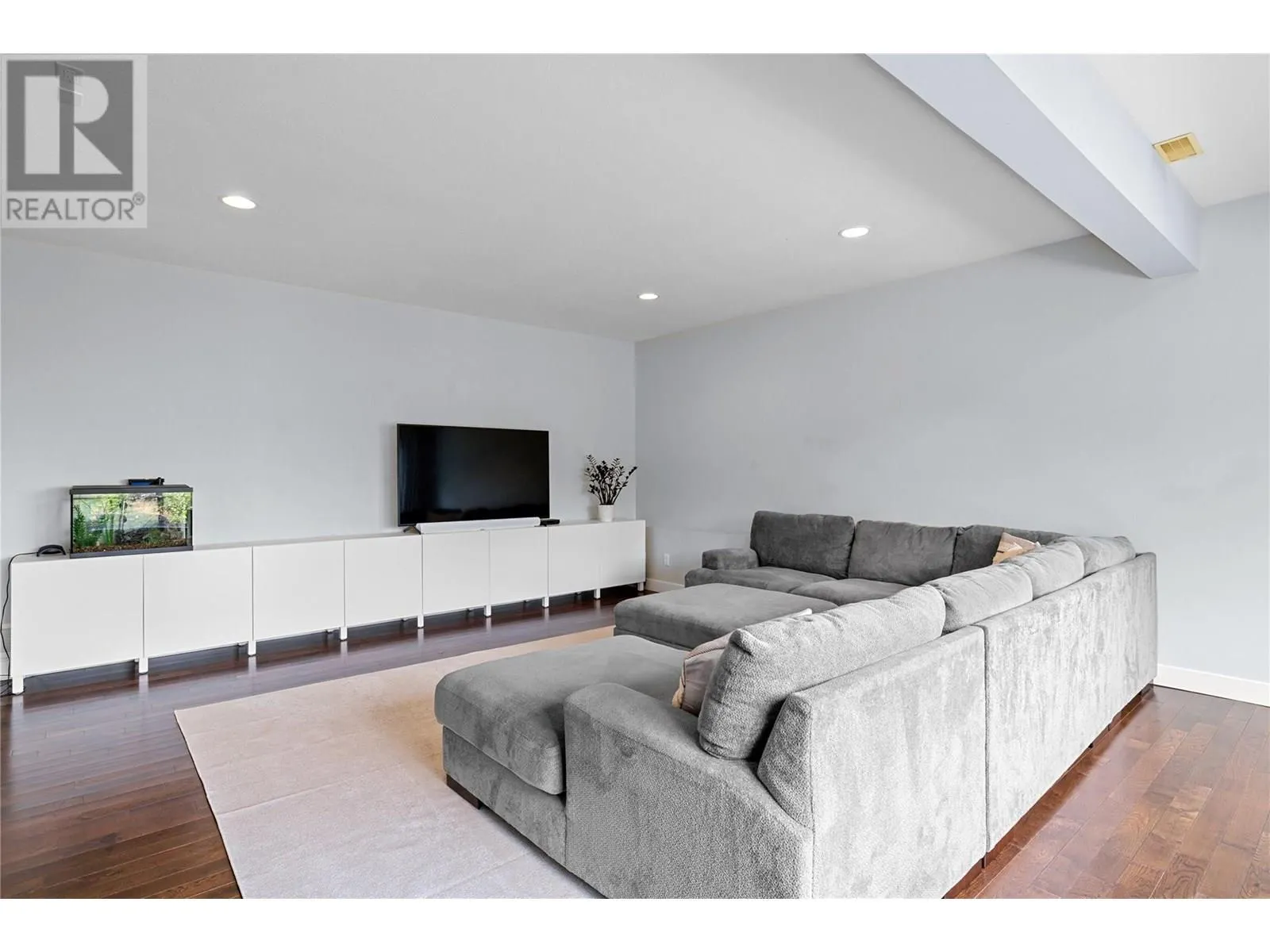 404 Quilchena Crescent