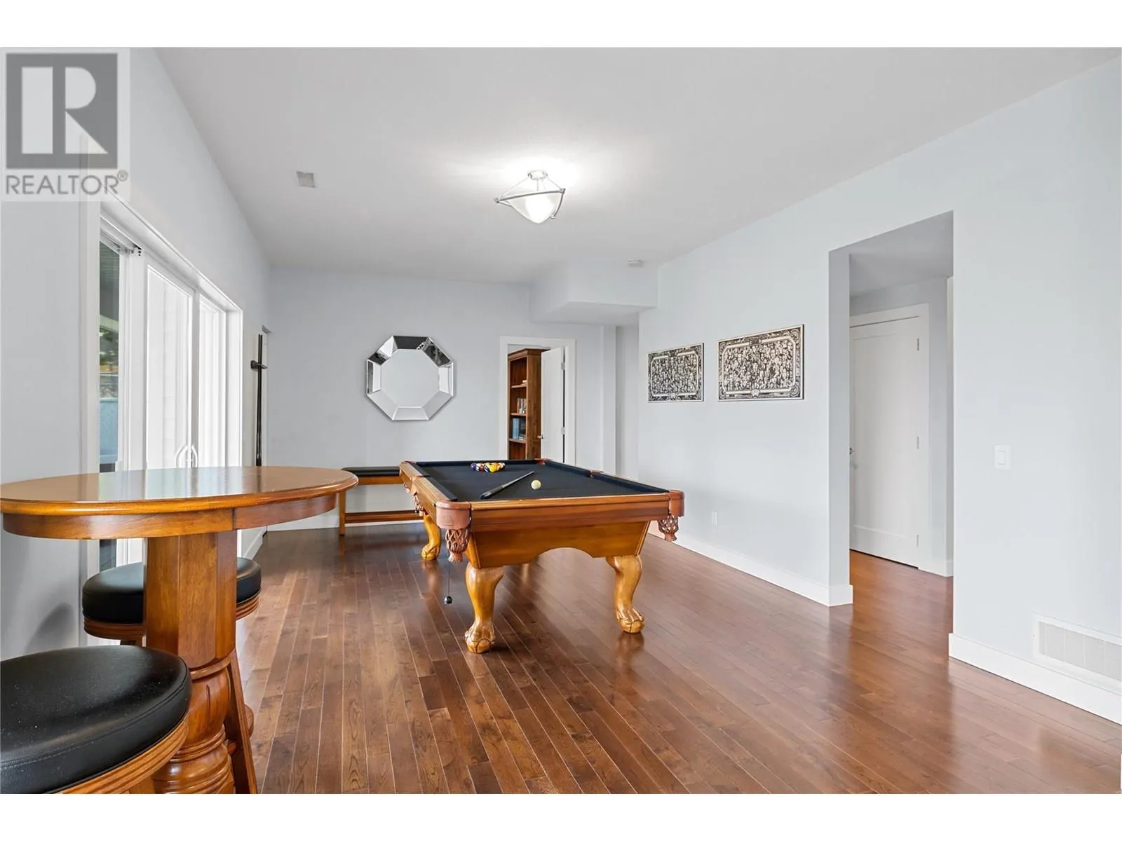 404 Quilchena Crescent