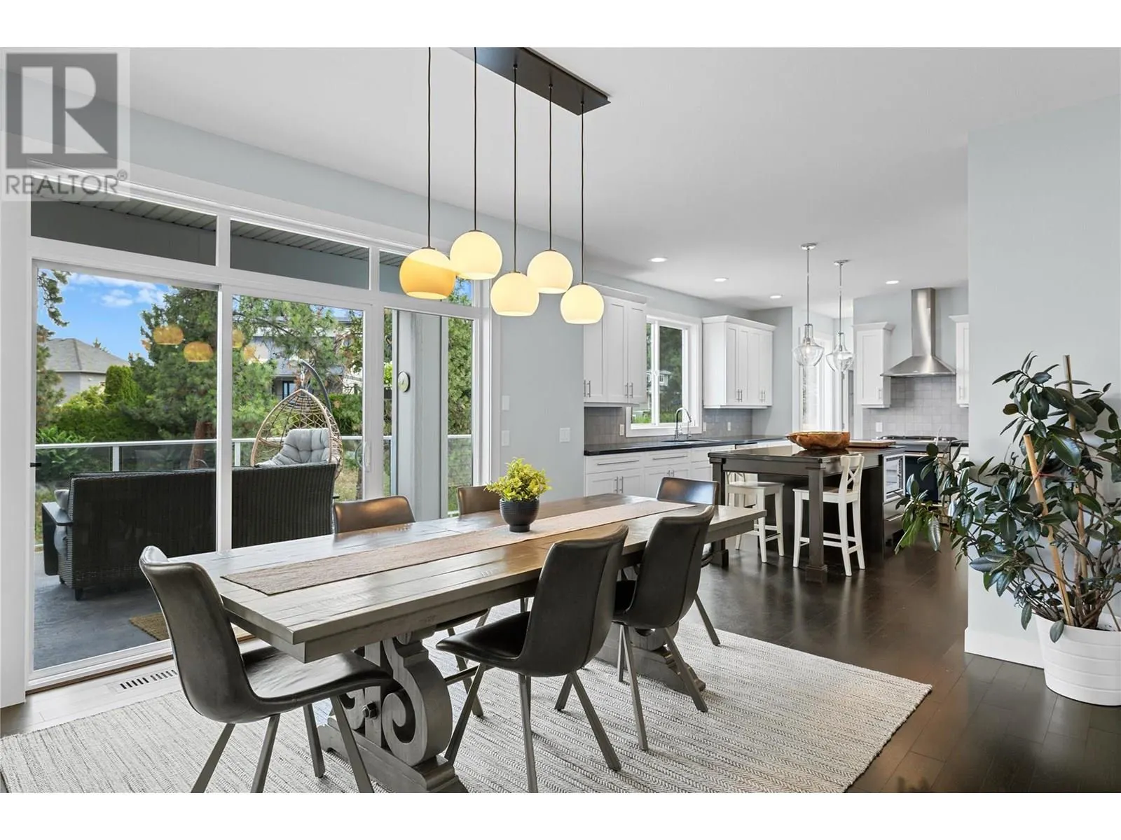 404 Quilchena Crescent