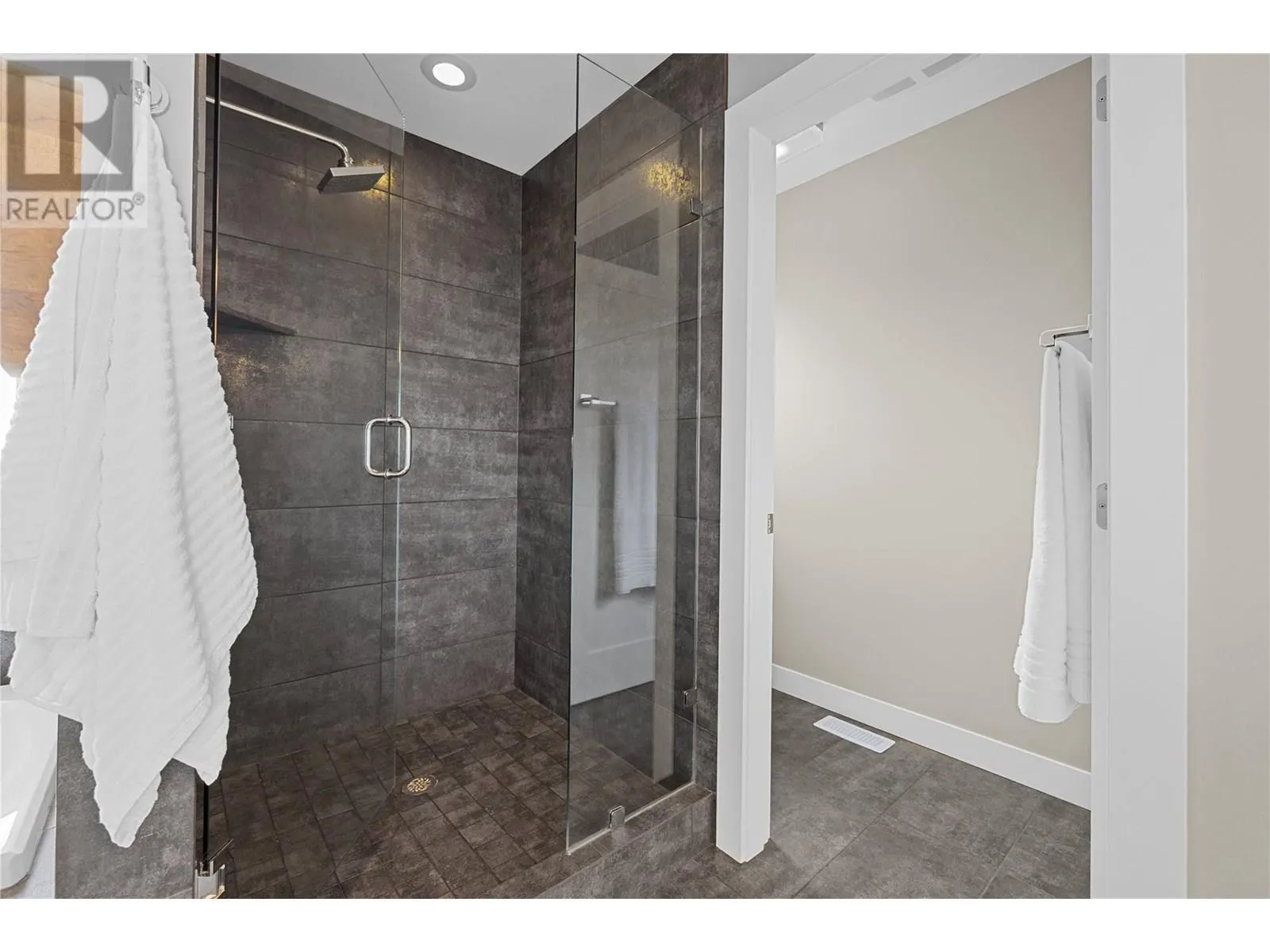 404 Quilchena Crescent
