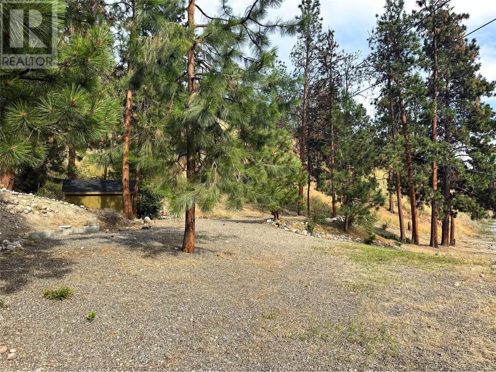 9775/9819 Okanagan Centre Road W