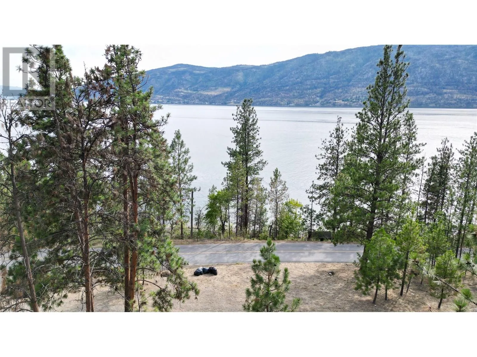 9775/9819 Okanagan Centre Road W