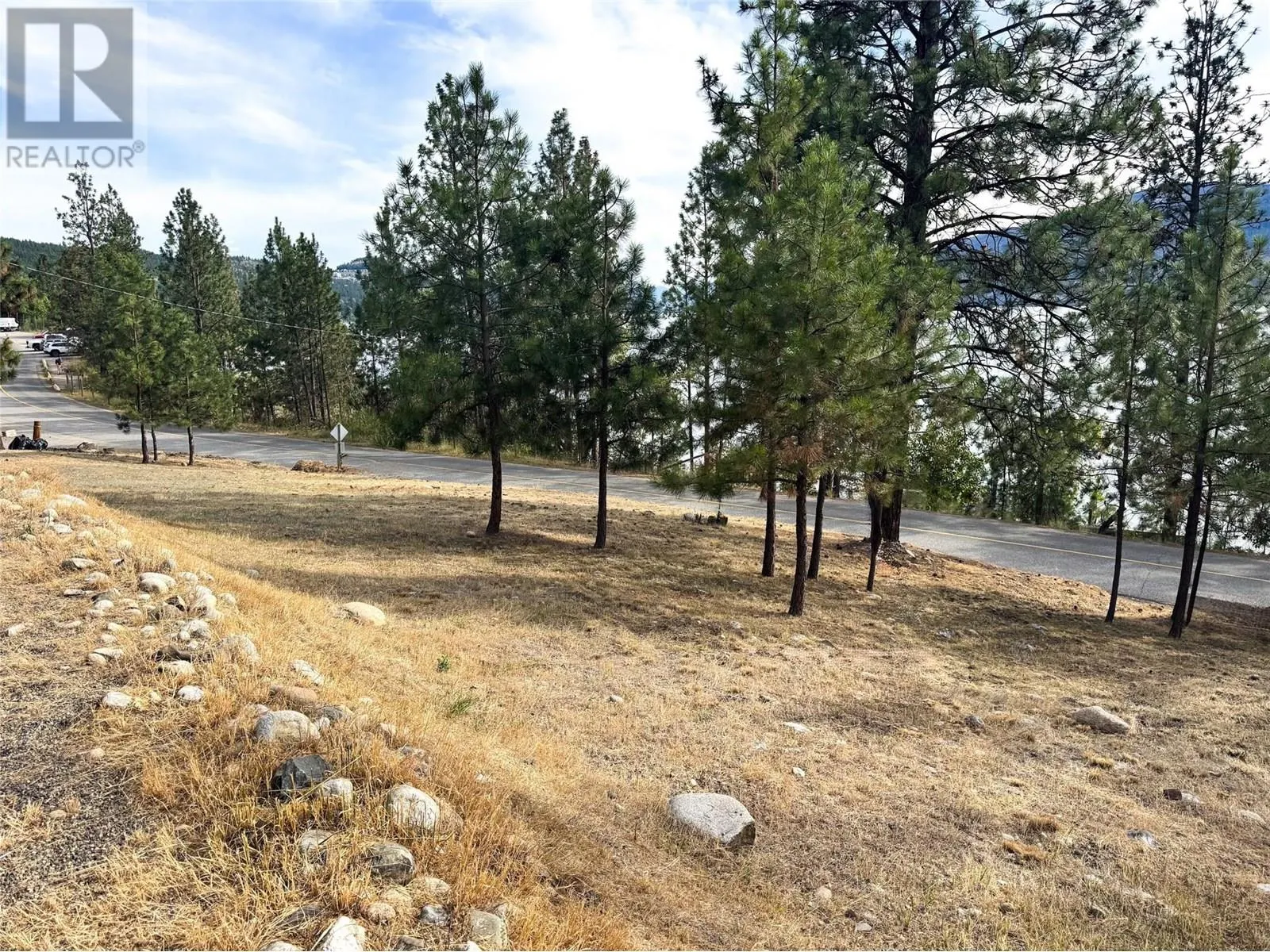 9775/9819 Okanagan Centre Road W