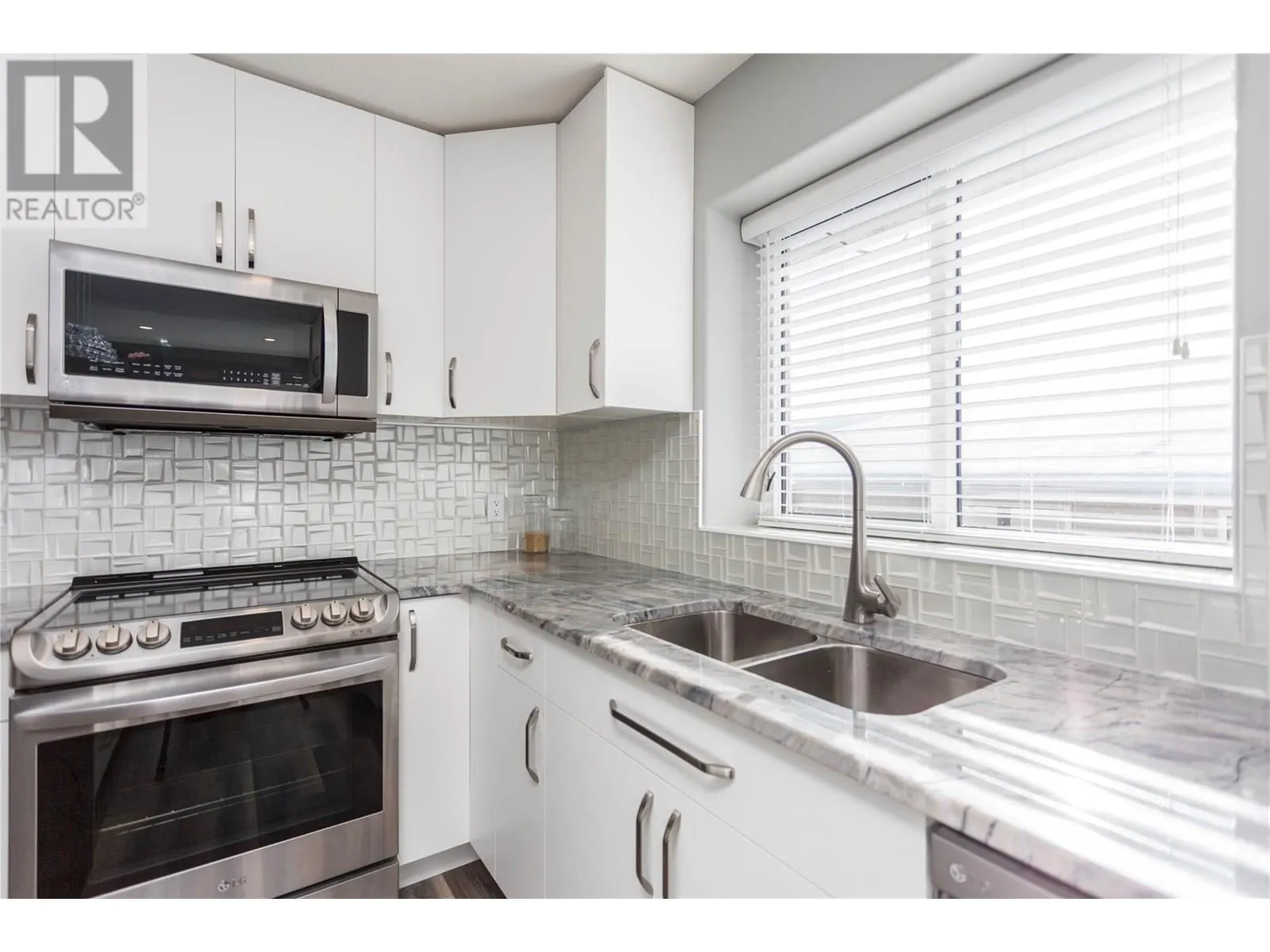 2675 Pine Avenue Unit# 4