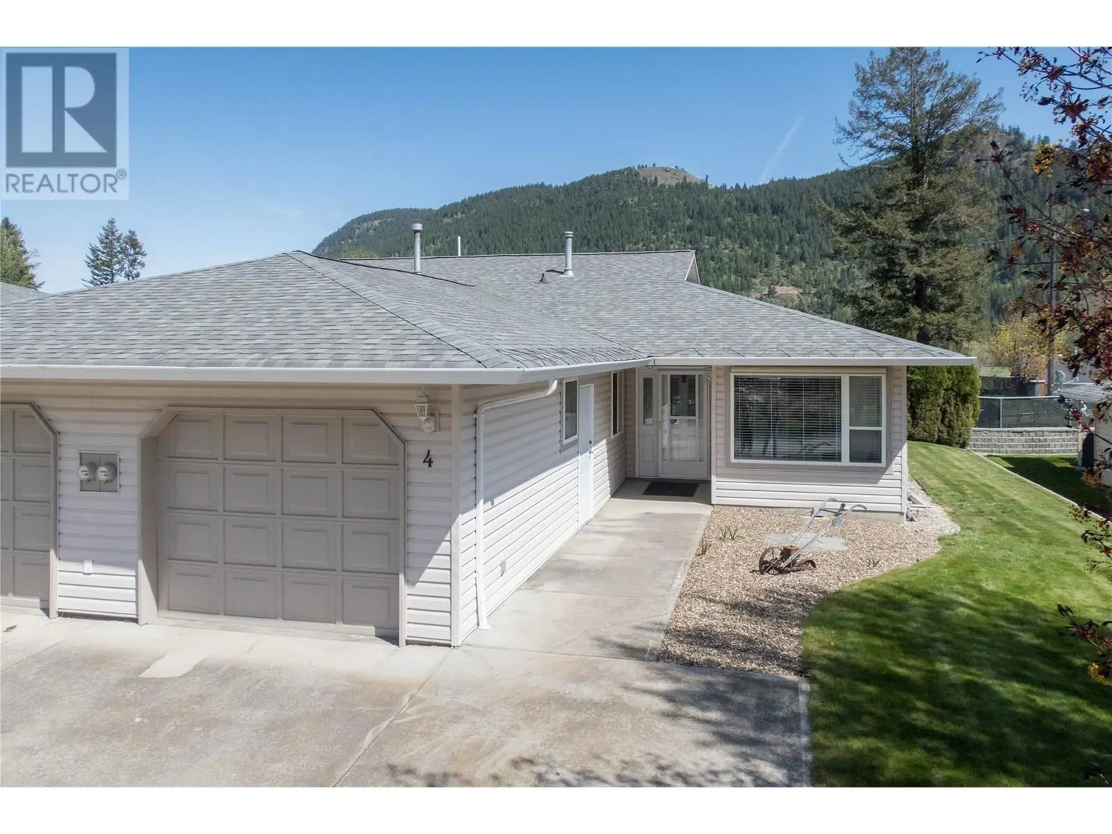 2675 Pine Avenue Unit# 4
