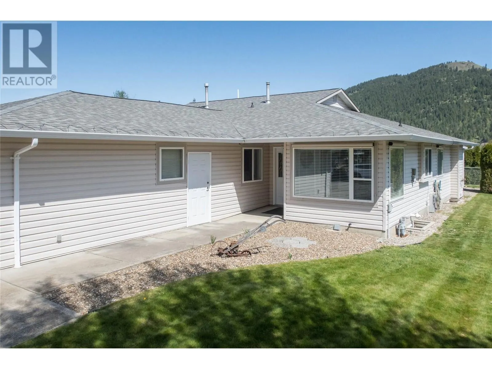 2675 Pine Avenue Unit# 4