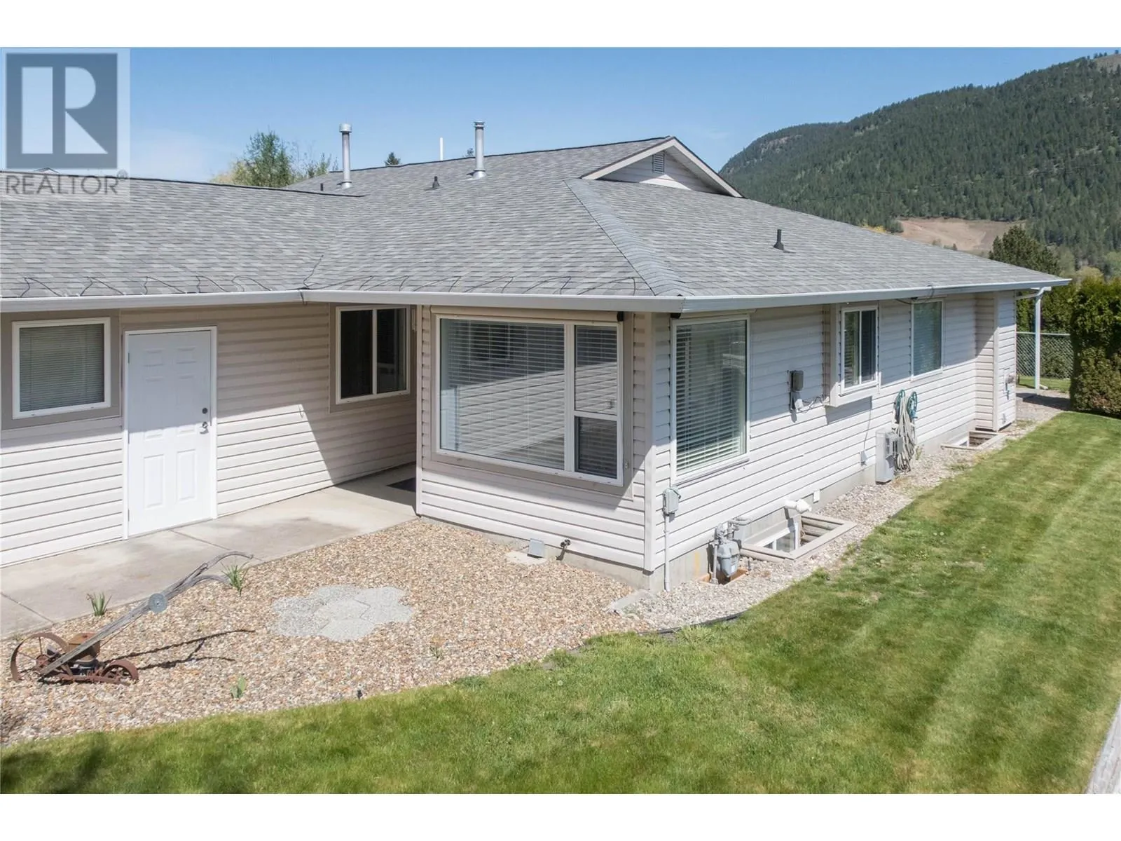 2675 Pine Avenue Unit# 4