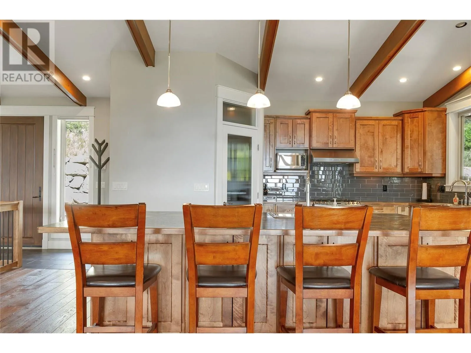 6080 Lynx Drive