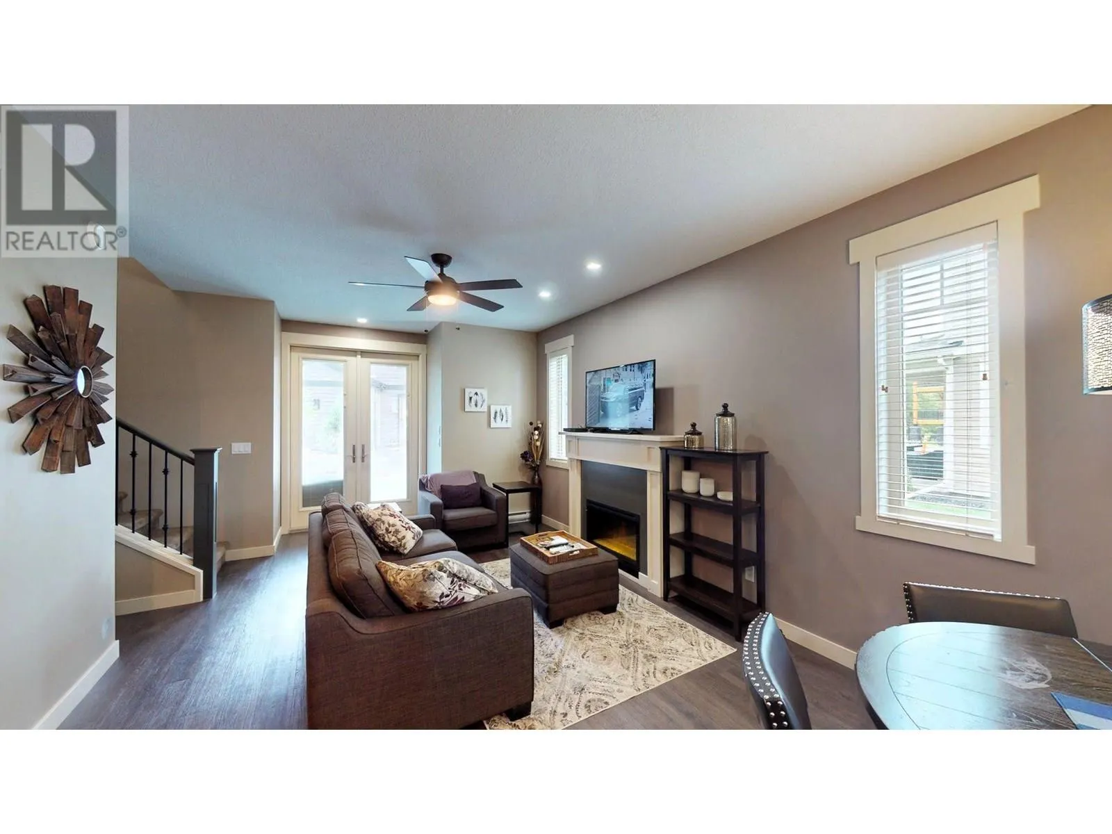 900 BIGHORN Boulevard Unit# 915 E