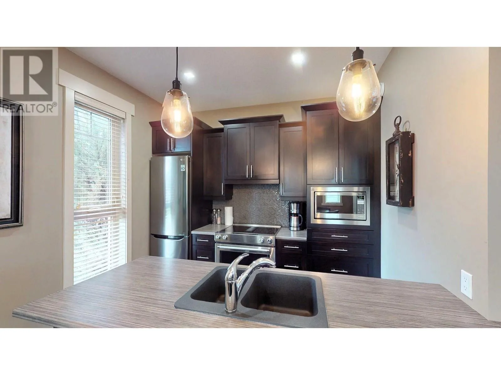 900 BIGHORN Boulevard Unit# 915 E
